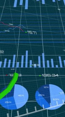 Beyaz kadın şemsiye tutarken veri işleme ve yüzen diyagramların animasyonu. Dijital çevrimiçi güvenlik arayüzü kavramı dijital olarak oluşturuldu.