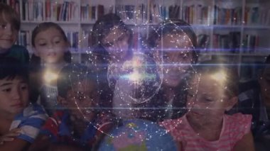 Öğrenciler dünyanın dört bir yanında toplanıyor ve kadınlar rehberlik ediyor, öğrenme için ağ dönüşümünü etkinleştiriyor. Eğitim, keşif, teknoloji, etkileşim, keşif, yenilik, işbirliği