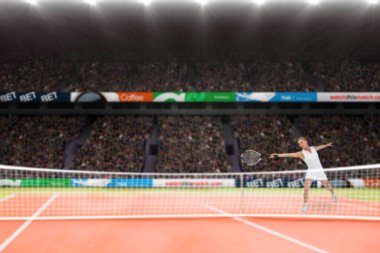 Tenisçi kadının kortta oynayışının birleşik görüntüsü