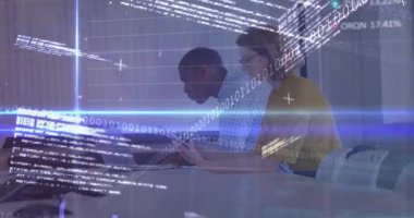 Meslektaşlar iş toplantılarında daktilo etmeye başladılar, canlı veri analizleri için finansal çizelgeleri canlandırdılar. İşbirliği, analitik, teknoloji, iş, takım çalışması, dijital, yenilik