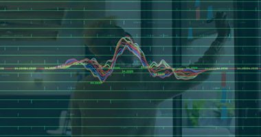 Kurşun yükselen kollar temiz camda dalgalanmayı etkinleştiriyor analistler iş analizlerinin zirvelerini işaret ediyor. İşbirliği, yenilik, teknoloji, veri, arayüz, takım çalışması, modern