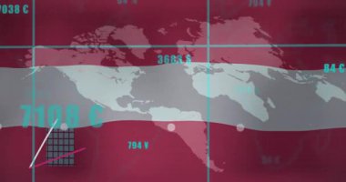 Dünya haritasında yüzen para birimi etiketleri büyüyen çubuklar ve yükselen çizgiler trendleri görselleştirmek için hareket ediyor. Analizler, finans, kontrol, dijital, veri, teknoloji, küresel