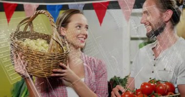 Bakışmalardan sonra, satıcılar patates ve domatesleri canlandırılmış piyasa fiyat etiketleriyle sunuyorlar. Pazar, ticaret, tarım, tazelik, üretkenlik, işbirliği, kırsal