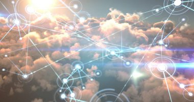 Çizgileri ve noktaları turuncu bulutlar üzerinde birleştiren arayüzün dijital kompozit görüntüsü