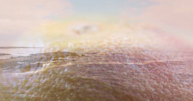 Parlayan parlak güneş yansıması gün doğumunda suyun üzerinde dans ediyor kayalık çıkıntılar ve okyanus dalgalarıyla. Deniz manzarası, sükunet, minimalist, doğa, gün doğumu, yansıma, huzur