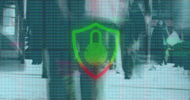 Sayısal verilerle ofis koridorunda saydam kalkan grafiği gösteriliyor. Siber güvenlik, dijital, yenilik, teknoloji, veri koruması, kurumsal, profesyonel