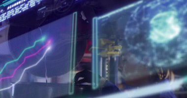 Laboratuvarda hologram küresi ve kopyalama alanı ile dijital ekranların verilerini ayarlayan teknisyen. Teknoloji, yenilik, fütürizm, analitik, görselleştirme, elektronik, dijital