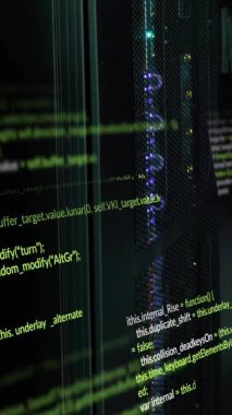 Veri sunucu odasında bilgisayar programlama dilinin animasyonu. Dijital bileşik, çoklu pozlama, iletişim, kodlama, ağ güvenliği, veri merkezi, ağ oluşturma, teknoloji ve ağ sunucusu.
