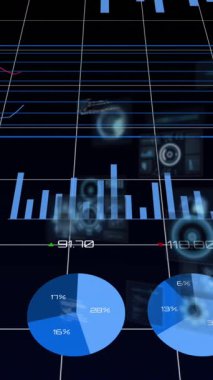 Karanlık arka planda veri işleme animasyonu. küresel iş, dijital arayüz ve teknoloji konsepti dijital olarak oluşturulmuş video.