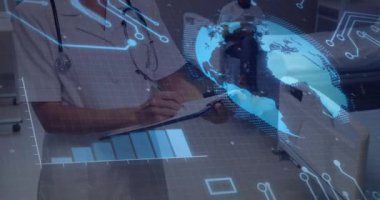 Hemşire hasta notları yazıyor ve çocuğu rahatlatırken tıbbi holografik dünya çizelgesini etkinleştiriyor. Tıbbi, bakım, teknoloji, sağlık, profesyonel, koruyucu, dijital