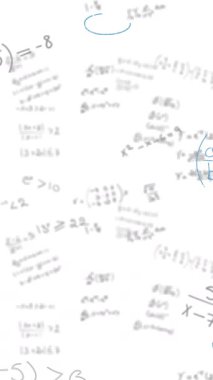 Matematiksel veri işleme animasyonu beyaz arkaplan üzerinde. Küresel bilim, eğitim, bilgisayar ve veri işleme kavramı dijital olarak oluşturulmuş video.