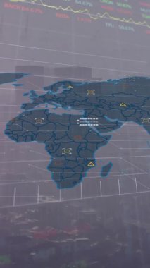 Veri işleme ve şehir haritasının animasyonu. Küresel finans, iş, bağlantılar, hesaplama ve veri işleme kavramı dijital olarak oluşturulmuş video.