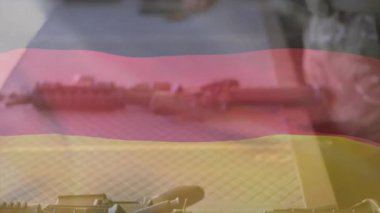 Asker menzil sırasına giriyor, çıkarılabilir şarjörleri dolduruyor ve savunma eğitimi için hazırlanıyor. Askeri, taktik, ateşli silah, savaş, hassasiyet, eğitim, ekipman