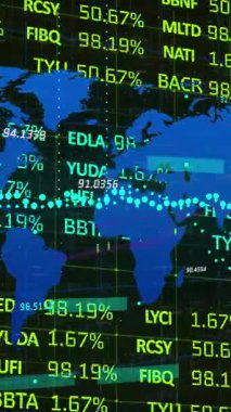 Dünya haritasında finansal veri işleme animasyonu. küresel iş, finans, veri işleme ve teknoloji konsepti dijital olarak oluşturulmuş video.