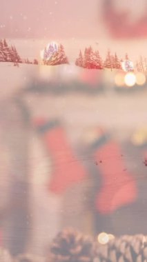 Yılbaşı süslemelerinde kış manzarası canlandırması. Noel, gelenek ve kutlama konsepti dijital üretilmiş video.