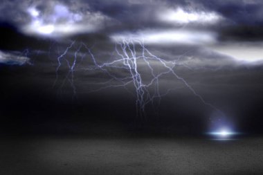 Bulutların üzerinde şimşek