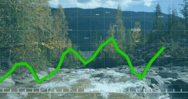 Parlak yeşil zigzag veri hattıyla dağ deresindeki kayaların üzerinden akan akıntılar. Doğa, macera, veri görselleştirme, manzara, açık hava, vahşi doğa, dinamik