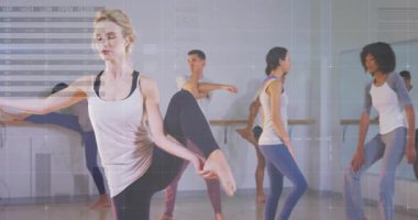 Baş dansçı, dans provası için veri grafikleriyle dans provasına hazırlanıyor. Bale, prova, hareket, disiplin, çeviklik, çağdaş sanatçılık