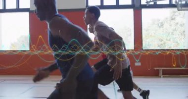 Bir grup takım arkadaşı, dalga boyu ile sağlık eğitimi için koşuya hazırlanıyor. Atletizm, rekabet, hareket, takım çalışması, fitness, egzersiz, dinamik