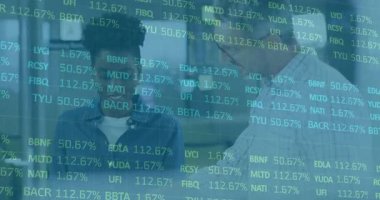 İki analist piyasa dalgalanmaları hakkında karşılıklı görüş alışverişinde bulundu. Finans, işbirliği, veri, analiz, modern, kurumsal, teknoloji