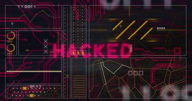 Karanlık bilgisayar hackleme panelinde parlayan, devre izleriyle birlikte neon pembe HACKED metni gösteriliyor. Siber güvenlik, dijital, fütüristik, teknoloji, ağ, şifreleme, sanal