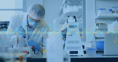 Boru tesisatçısı, laboratuvar tezgahında, tüp rafında mikro pipetle numuneler taşıyor. Bilim adamı, araştırma, laboratuvar, biyoteknoloji, ekipman, yenilik, kesinlik