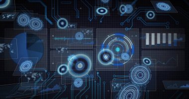 Şebekede arayüz gösteriliyor, şeffaf paneller, pasta grafiği, bar şeması, çizgi grafiği, devre. Gelecek, teknoloji, veri, görselleştirme, dijital, soyut, ağ