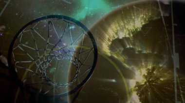 Top potanın altına düşüyor, atlet smaç basıyor, küreselleşme ve spor teknolojisinde veri titreşimi. Dinamik, geleceksel, kozmoloji, atletizm, yenilik, dijital, teknoloji