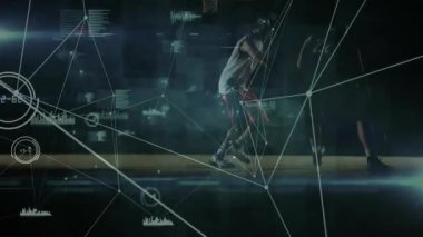 Top sürücüler çaprazlamayı başlatıyor. Gardiyanlar spor analizleriyle kayıyor. Çembere doğru gidiyorlar. Atletik, rekabet, spor, dinamik, teknoloji, performans, yoğunluk