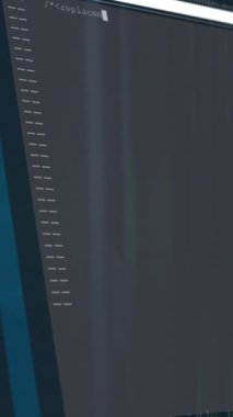 Bilgisayar ekranında, arka planda yansıması olan bir canlandırma. Teknoloji, dijital, yazılım, tasarım, yaratıcı, yenilik