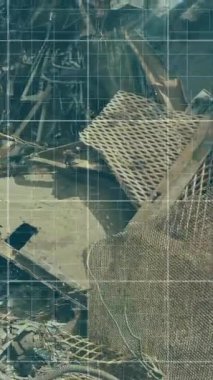 Çöl üzerinde kırmızı çizgi ve finansal veri işleme animasyonu. Küresel finans, iş, bağlantılar, hesaplama ve veri işleme kavramı dijital olarak oluşturulmuş video.