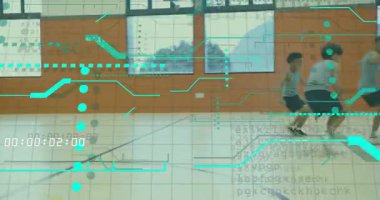 Üç sporcu öğrenci jimnastik antrenmanına pencerelerin önünde koşarak başlıyor. Atletizm, takım çalışması, rekabet, gençlik, enerji, spor, hareket