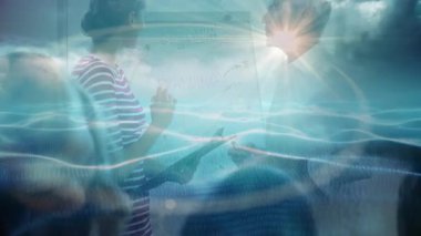 Kâğıtları çeviren kadın, nabzı atan dalgalara ve mercekli adama iş toplantısında kafa sallamasına neden oluyor. İşbirliği, takım çalışması, sunum, analiz, beyin fırtınası, profesyonel, kurumsal