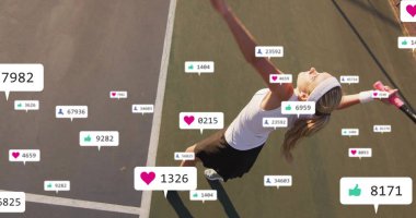 Tenisçi, beyaz saç bandı takmış, sert kortlarda raket tutuyor, tepki simgeleriyle. Atletik, rekabetçi, spor, enerjik, canlı, dijital, bağlılık