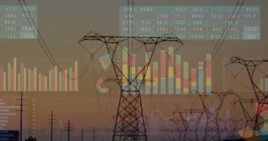 Siluet şeklindeki çelik kafes kuleleri gün batımında kırsal koridorda geri çekiliyor ve bar çizelgeleri sergiliyor. Altyapı, veri görselleştirme, enerji, sanayi, analitik, mühendislik, teknoloji