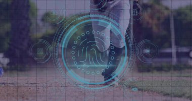 Parktaki elmastaki kramponlarda kayan oyuncu, parmak izi simgesini biyometrik HUD olarak gösteriyor. Sporcu, spor, dinamik, gelecekçi, açık hava, rekabet, hareket