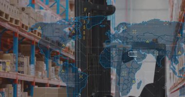 Statik depo görüntülerinden sonra dünya haritası forklift düğümlerinin üzerinde kayboluyor ve tedarik zinciri gözlemi için nabız atıyor. Lojistik, tedarik zinciri, depo, dijital, bağlantı, dağıtım, endüstriyel