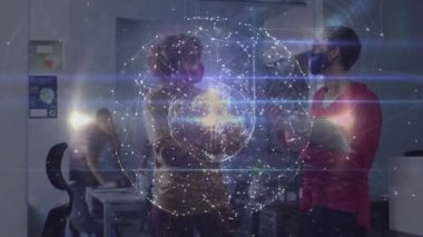 Ofiste meslektaşlar danışmanlık tableti ve analiz için holografik ağ küresi üretmek. Gelecek, işbirliği, yenilik, dijital, bağlantı, teknoloji, takım çalışması