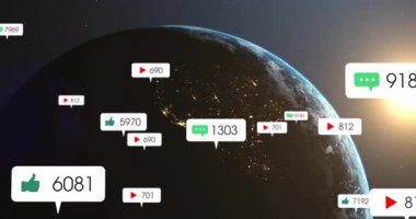 Güneş doğarken, Dünya 'yı döndüren kamera sosyal medya aktivitelerini gösteren nişan ikonlarını ortaya çıkarıyor. Küreselleşme, bağlantı, veri, analitik, dijital, teknoloji, gündoğumu