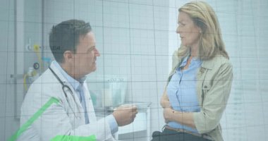 Doktor, dozu açıklayan bardağı aldı ve hasta muayene odasının grafiklerini çizerek aldı. Sağlık, danışmanlık, sağlık, teşhis, profesyonellik, klinik, sağlık