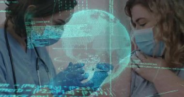 Hemşire rulo hasta kolu küresel sağlık için küresel sağlık kodlu güdümlü aşıyı başlatıyor. Tıbbi, sağlık, dijital, aşılama, klinik, teknoloji, sağlık