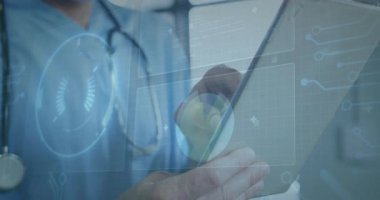 Maskeli profesyonel tıbbî tıbbı tıkaç tableti ve holografik sağlık tablosunun güncellenmesi. Sağlık, teknoloji, yenilik, veri görselleştirme, kesinlik, tanı, modern