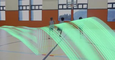 Üç çocuğun neon yeşil parçacıklar eşliğinde koşuya başladığına dair sinyal göndermeye başlayın. Atletizm, rekabet, hareket, enerji, spor, gençlik, dostluk