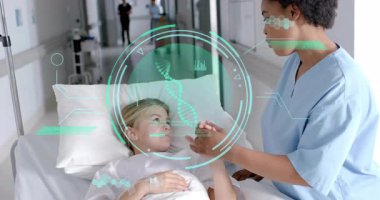 Sağ hemşireden içeri giriyoruz. Çocuğun yanında diz çökerken yüzen DNA verilerini izliyoruz. Tıbbi, sağlık, geleceksel, klinik, şefkat, teknoloji, teşhis