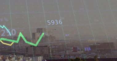 Pazar verilerini yansıtan sayısal etiketleri gösteren kılavuz çizgi grafikleriyle kentsel ufuk çizgisi açılıyor. Veri, analitik, görselleştirme, teknoloji, kentsel, modern, finansal