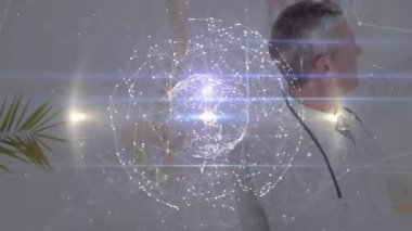 Hekimin başı, hologram küre olarak öne doğru hareket ediyor. Oluşturuyor ve dönüyor. Görüntüleyiciyi meşgul ediyor. Tıbbi, geleceksel, teknoloji, sağlık, yenilik, profesyonel, tanı