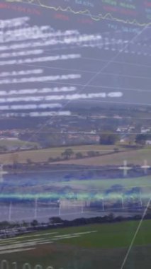 Manzara üzerinde ikili kodlama veri işleme animasyonu. küresel ortam, hesaplama, veri işleme ve dijital arayüz kavramı dijital olarak oluşturulmuş video.