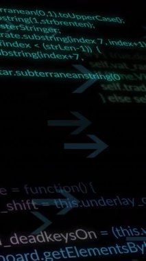 Siyah arkaplan üzerinde dönen oklar üzerinde bilgisayar dilinin animasyonu. Dijital olarak üretilmiş, hologram, illüstrasyon, aydınlatma, yön, soyut, kodlama ve teknoloji konsepti.