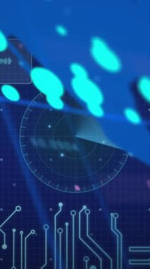 Mavi arkaplan ile veri işleme arayüzü üzerinde dünya haritasının animasyonu. Bilgisayar arayüzü ve iş teknolojisi kavramı