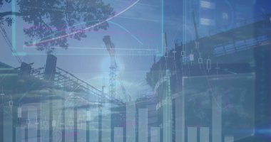 İnşaat alanındaki iskelenin tepesinde yükselen bir vinç var. Sanayi, mühendislik, analitik, geliştirme, teknoloji, altyapı, veri görselleştirme